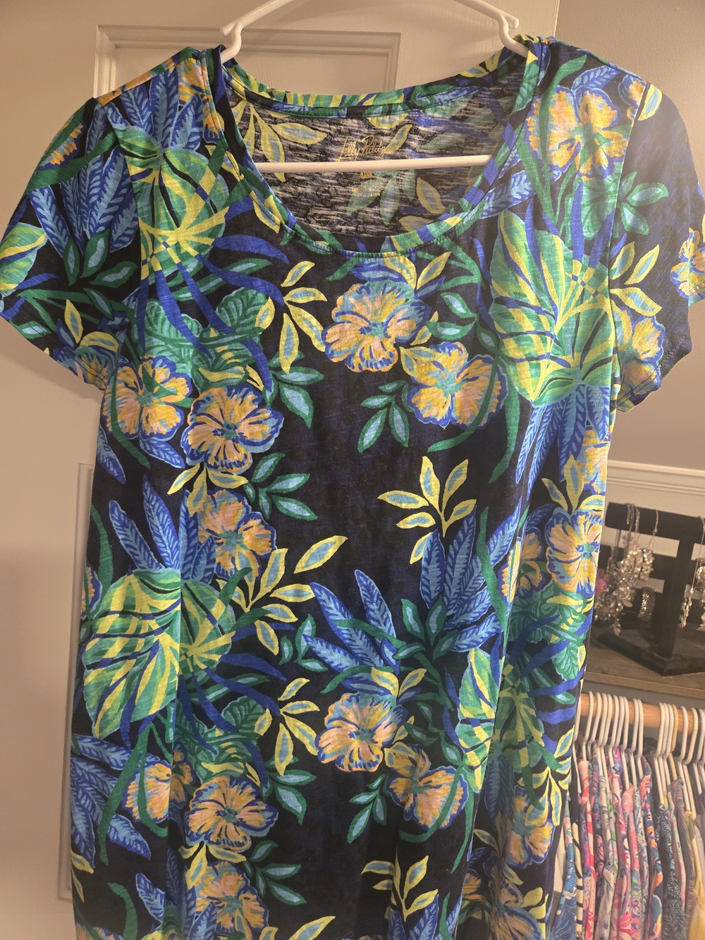 Lilly Pulitizer Floral Scoop Neck Women's Top - Blue & Green. Medium